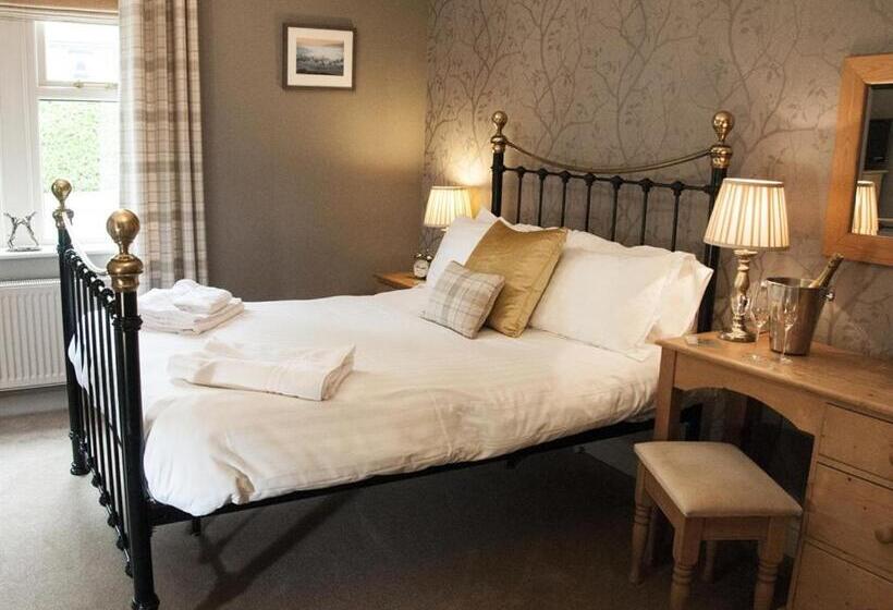 住宿加早餐  The Poplars Rooms & Cottages