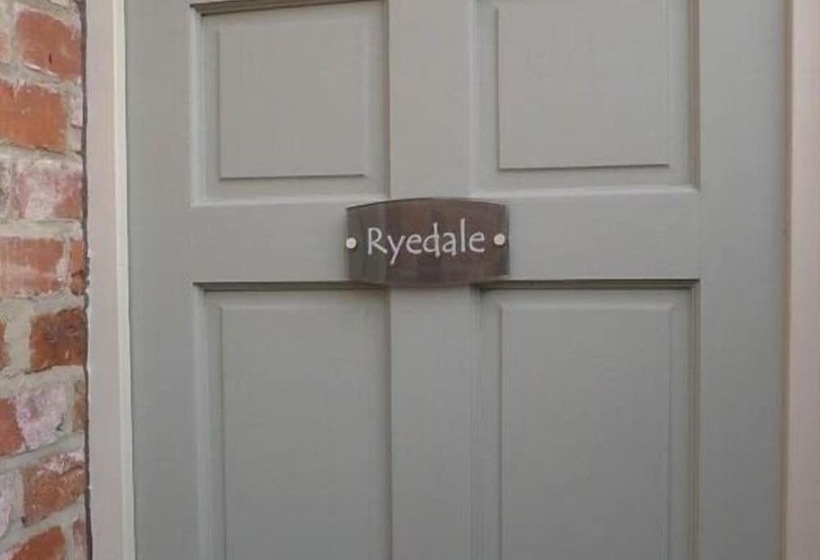 Bed and Breakfast The Poplars Rooms & Cottages