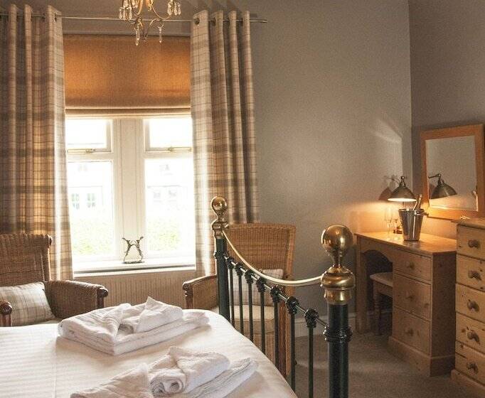 住宿加早餐  The Poplars Rooms & Cottages