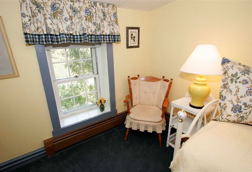 By The Side Of The Road Bed & Breakfast