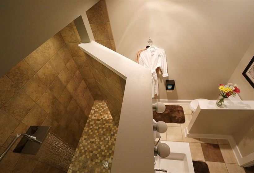 By The Side Of The Road Bed & Breakfast