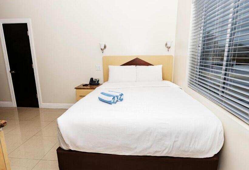 Caribbean Resort By The Ocean