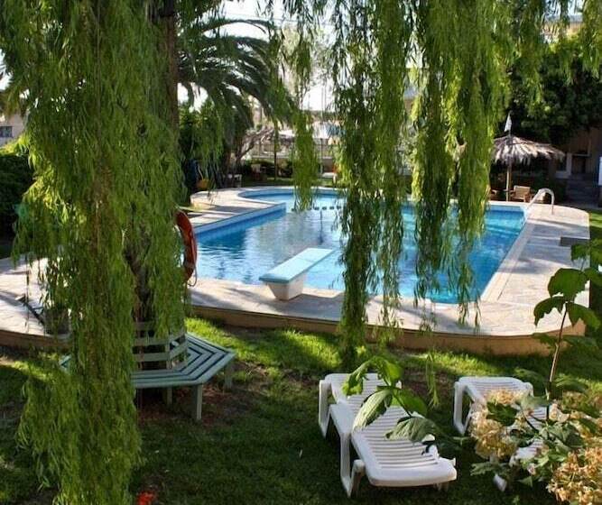 Cormoranos Apartments