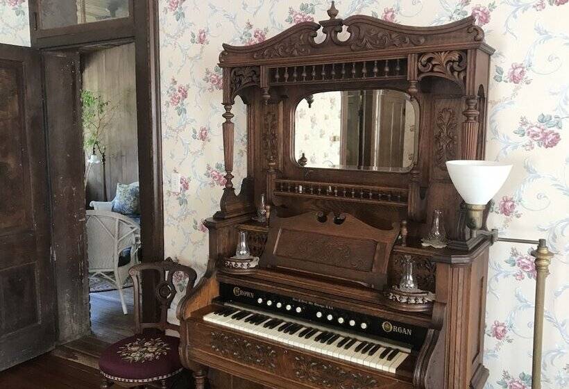 Corner George Inn Bed & Breakfast