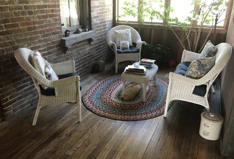 Corner George Inn Bed & Breakfast