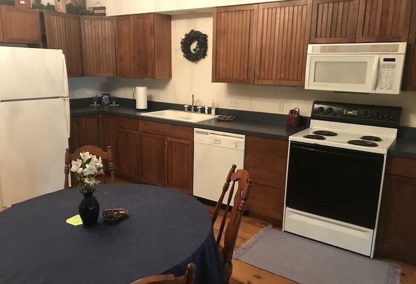 Corner George Inn Bed & Breakfast