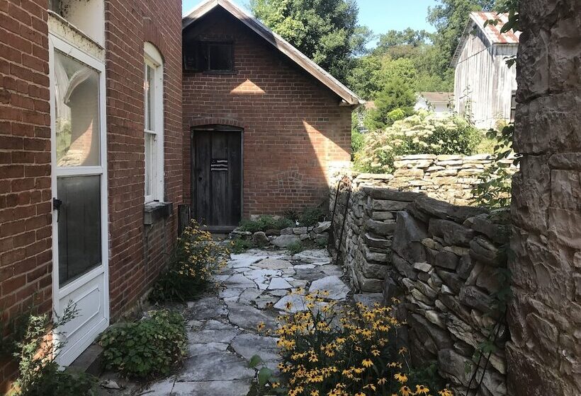 Corner George Inn Bed & Breakfast