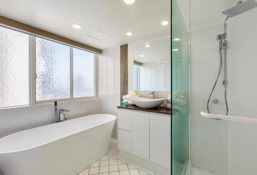 Dorchester On The Beach