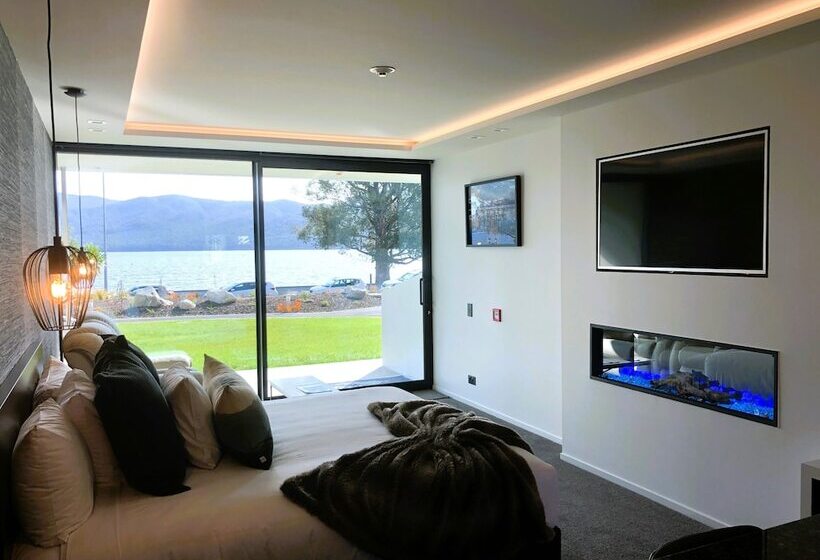 Fiordland Lakeview Motel And Apartments