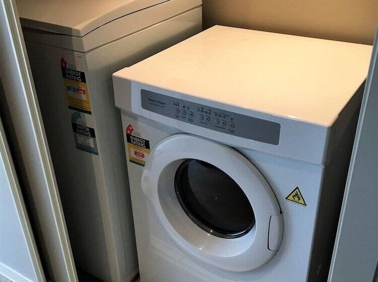 Fiordland Lakeview Motel And Apartments