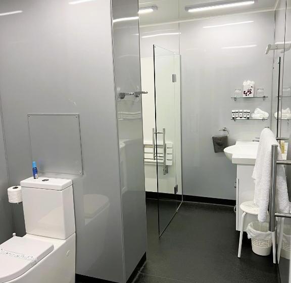 Fiordland Lakeview Motel And Apartments