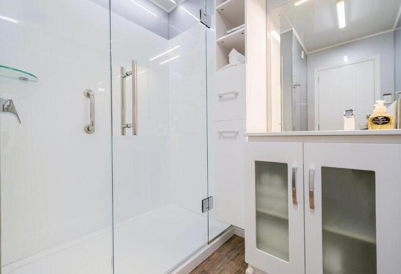 Fiordland Lakeview Motel And Apartments