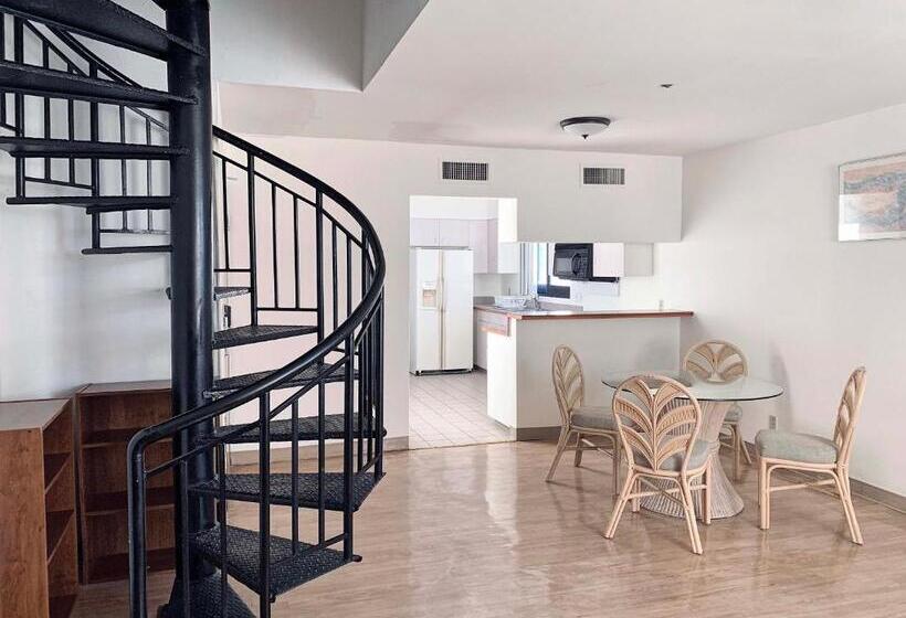 هتل Alupang Beach Tower