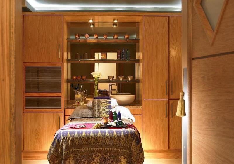 فندق Amber Springs