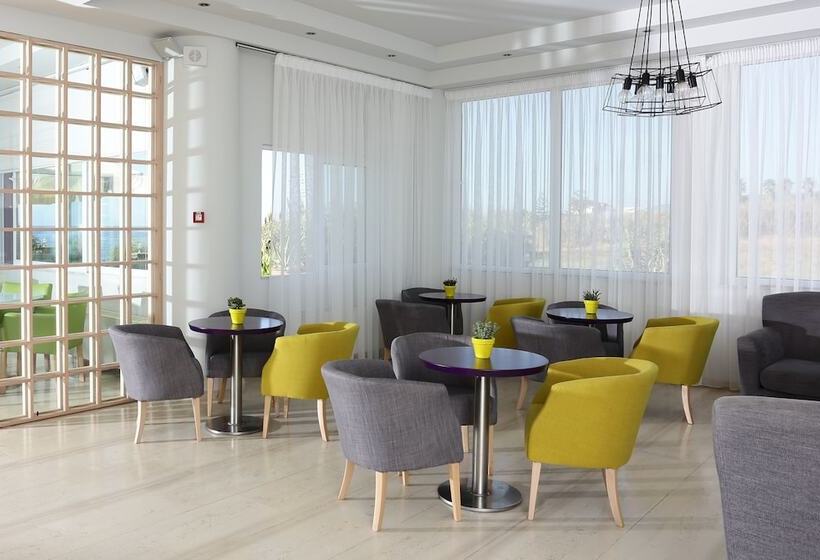 בית מלון כפרי Artina