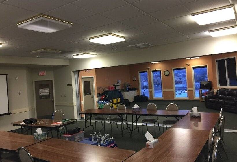 בית מלון כפרי Bcminns  Peace River