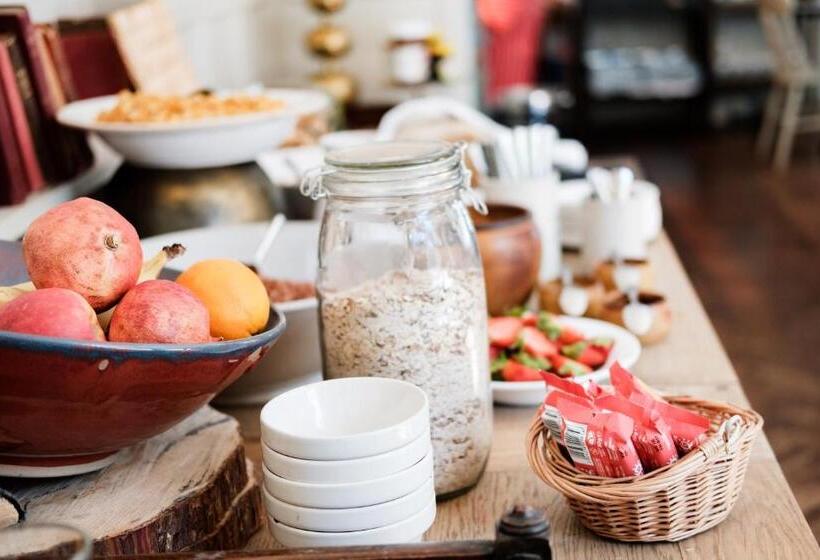 酒店 Bel And The Dragon Churt