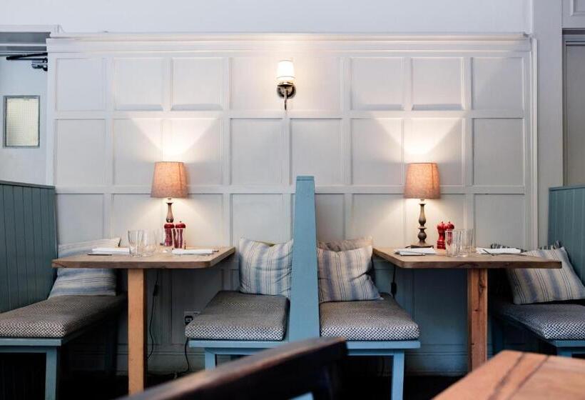 酒店 Bel And The Dragon Churt