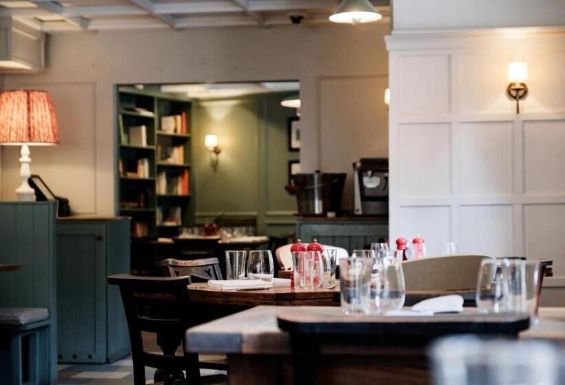 בית מלון כפרי Bel And The Dragon Churt