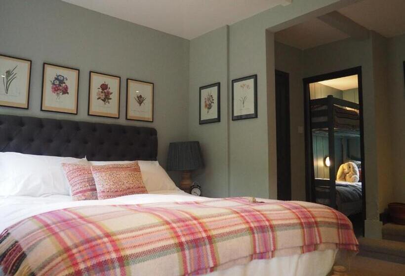 酒店 Bel And The Dragon Churt