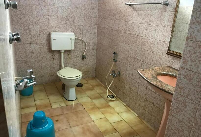 בית מלון כפרי Campal Beach Resort