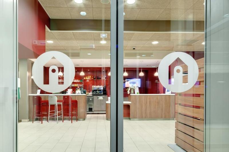 فندق Campanile La Roche Sur Yon Centre Gare