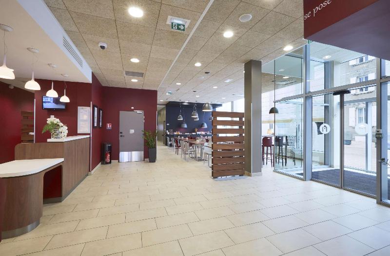 בית מלון כפרי Campanile La Roche Sur Yon Centre Gare