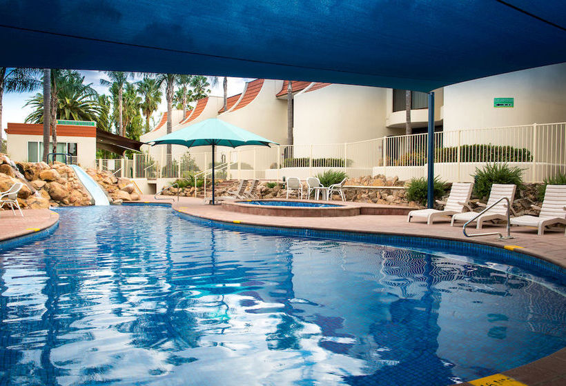 בית מלון כפרי Capri Waters Country Club