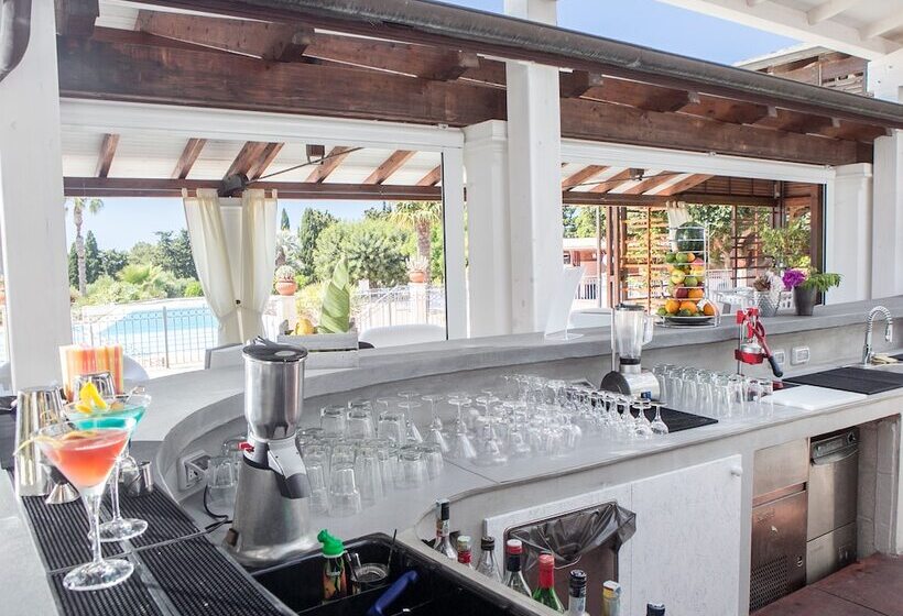 فندق Club Baia Samuele