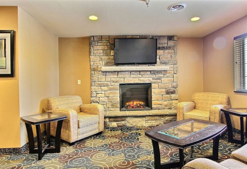فندق Amerivu Inn And Suites   Crookston