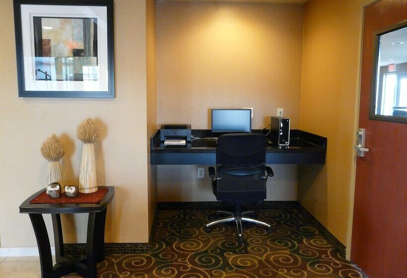 فندق Cobblestone Inn & Suites   Harper
