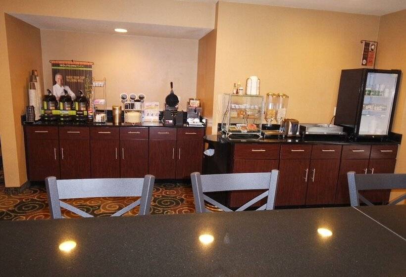 فندق Cobblestone Inn & Suites   Harper