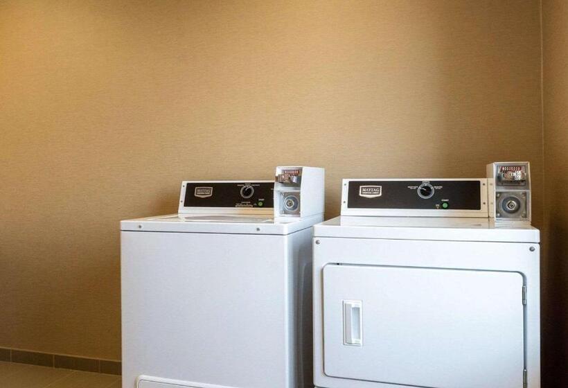 בית מלון כפרי Comfort Inn & Suites