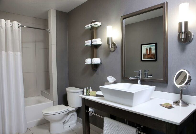 בית מלון כפרי Doubletree By Hilton West Fargo Sanford Medical Center Area