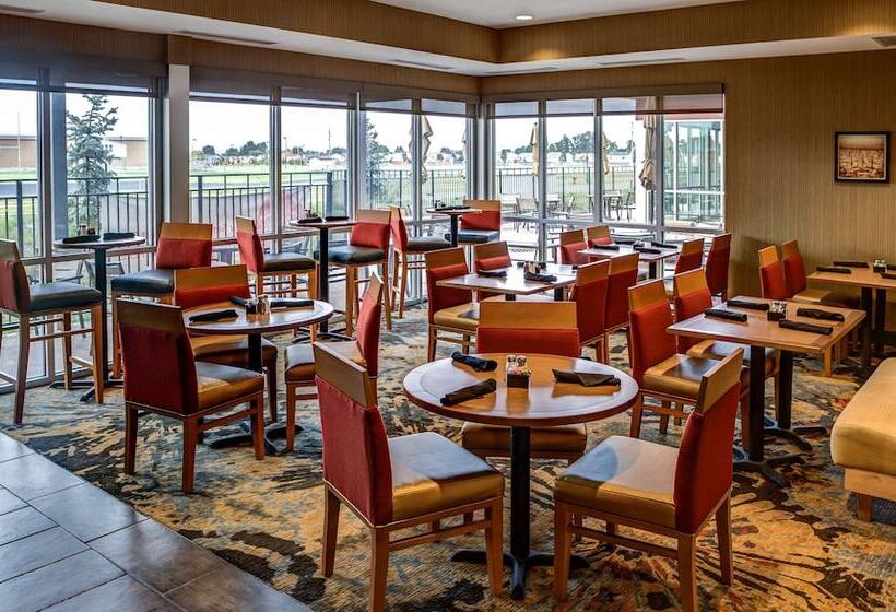 בית מלון כפרי Doubletree By Hilton West Fargo Sanford Medical Center Area