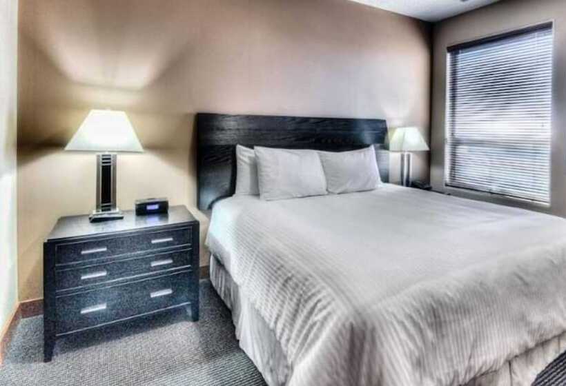 فندق Grand Inn & Residence Grande Prairie