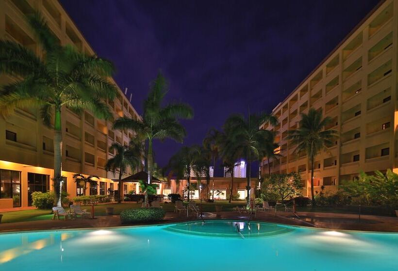 هتل Guam Plaza Resort