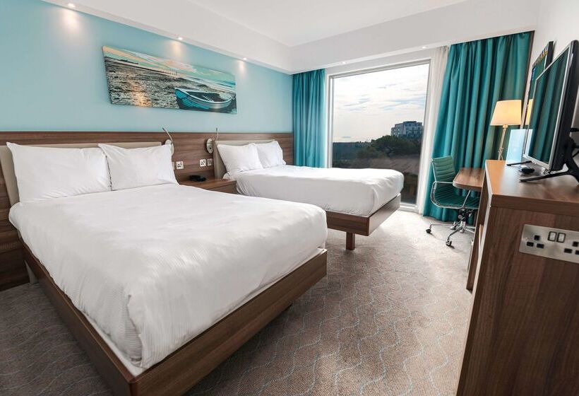 בית מלון כפרי Hampton By Hilton Bournemouth