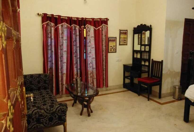 בית מלון כפרי Kuchaman Haveli