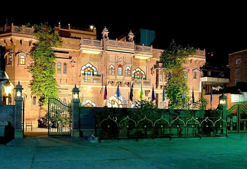 בית מלון כפרי Kuchaman Haveli