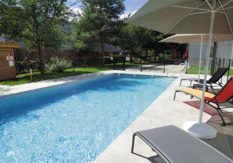 בית מלון כפרי Ibis Saintgenispouilly Geneve