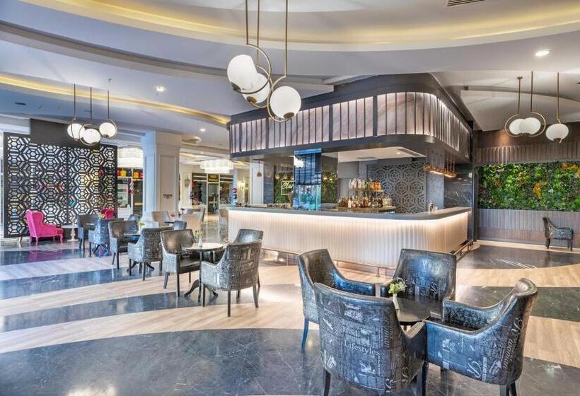 酒店 Kirman Belazur  Resort & Spa