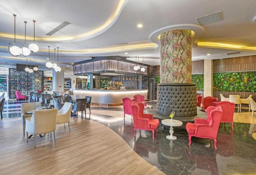 酒店 Kirman Belazur  Resort & Spa