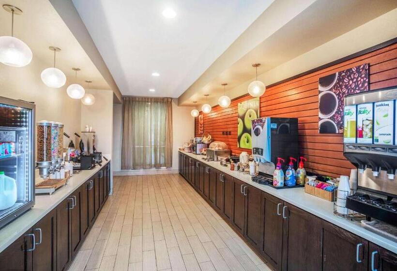 فندق La Quinta By Wyndham Beeville