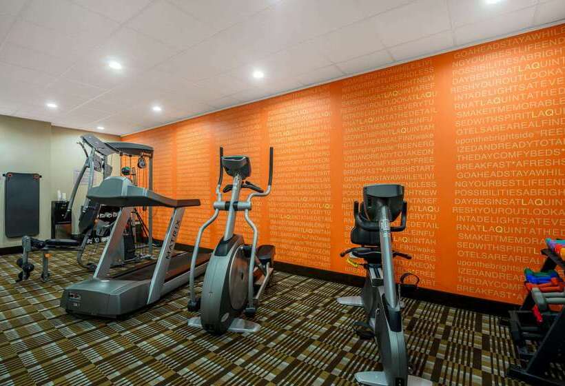 هتل La Quinta Inn & Suites Casino And Bar By Wyndham Glendive