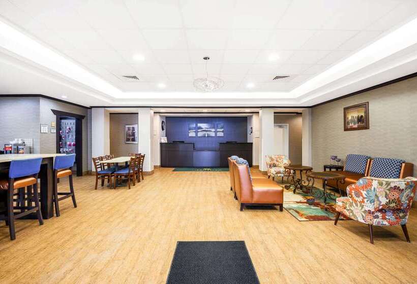 בית מלון כפרי La Quinta Inn & Suites Casino And Bar By Wyndham Glendive