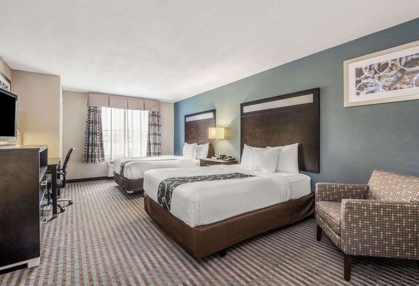 هتل La Quinta Inn & Suites Casino And Bar By Wyndham Glendive