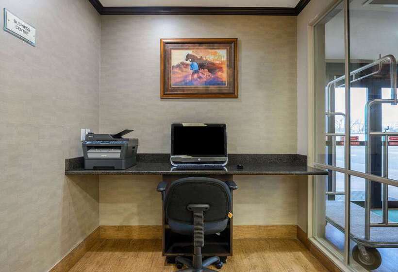 هتل La Quinta Inn & Suites Casino And Bar By Wyndham Glendive