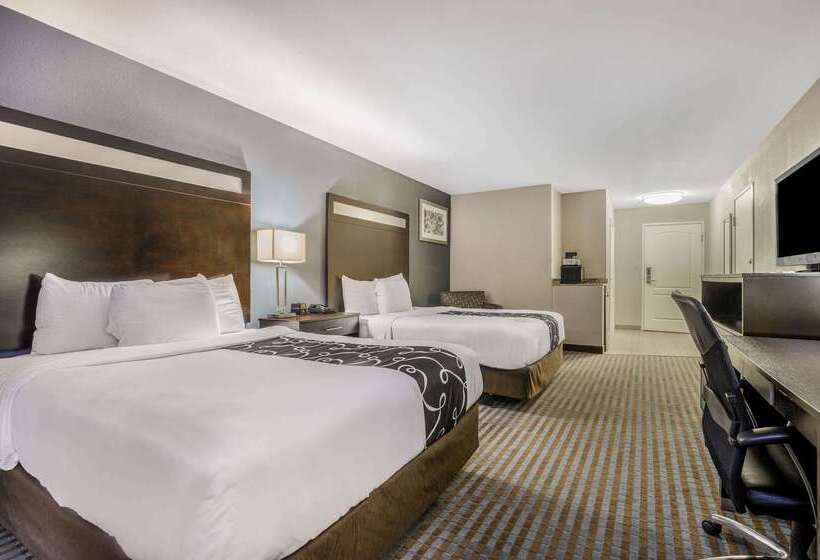 هتل La Quinta Inn & Suites Casino And Bar By Wyndham Glendive