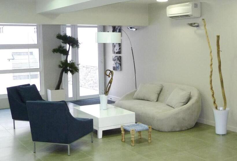 هتل Lagrange Vacances Les Patios Eugenie